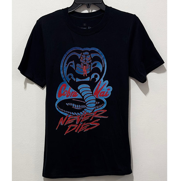 NEW: Unisex, Crewneck, "Cobra Kai Never Dies" Graphic T-shirt - (size Small) - Picture 5 of 5